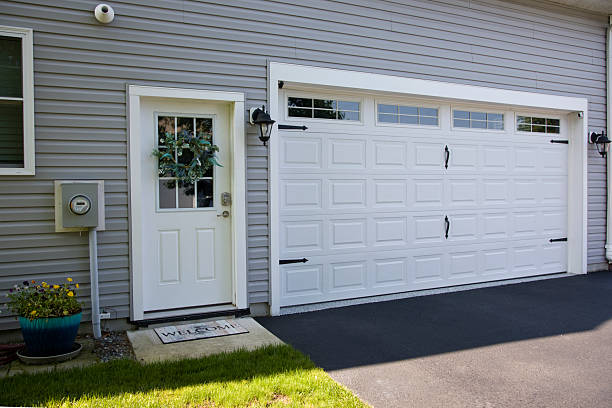 24/7 Emergency Garage Door Panel Replacement experts in Denver City, TX